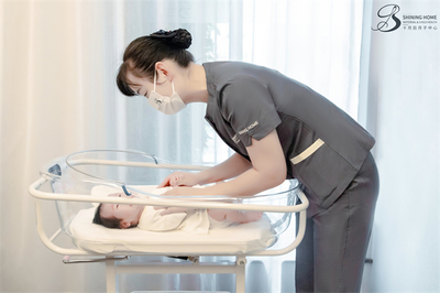 十月后月管家 您身边的母婴护理专家，无忧守护新生与健康